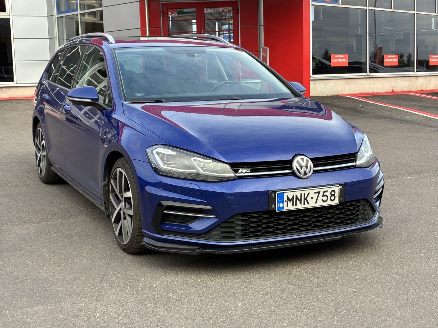 Volkswagen - Golf - Variant Highline R-Line 1,6 TDI 85 kW (115 hv) DSG-automaatti - Farmari