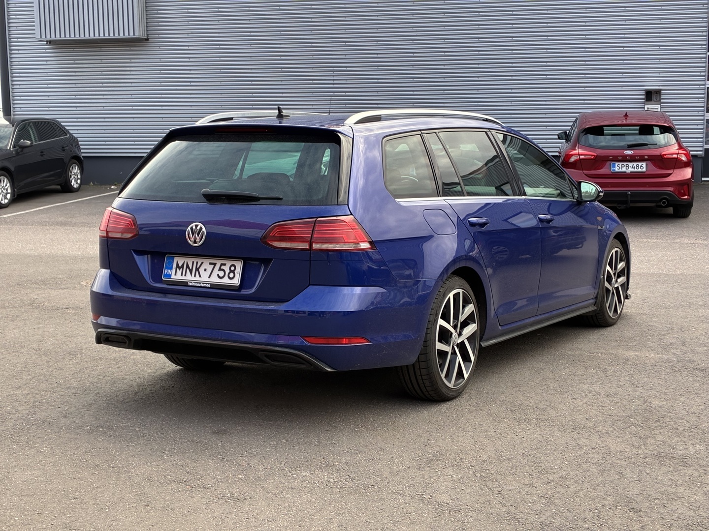 Volkswagen - Golf - Variant Highline R-Line 1,6 TDI 85 kW (115 hv) DSG-automaatti - Farmari
