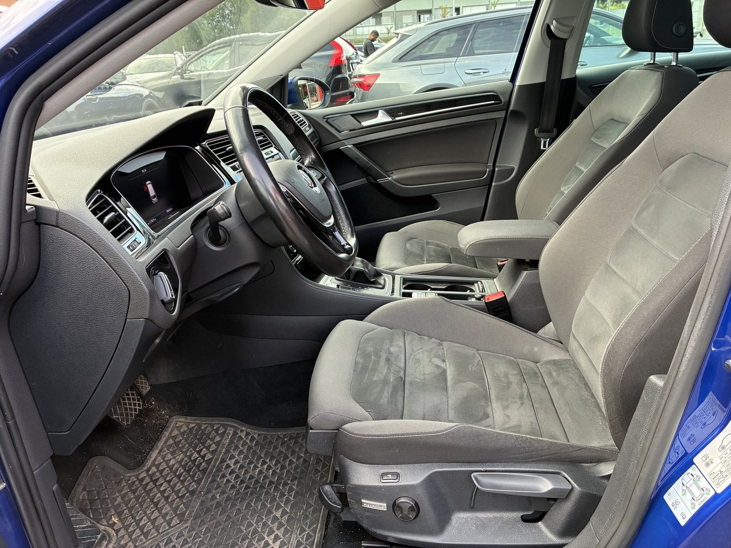 Volkswagen - Golf - Variant Highline R-Line 1,6 TDI 85 kW (115 hv) DSG-automaatti - Farmari