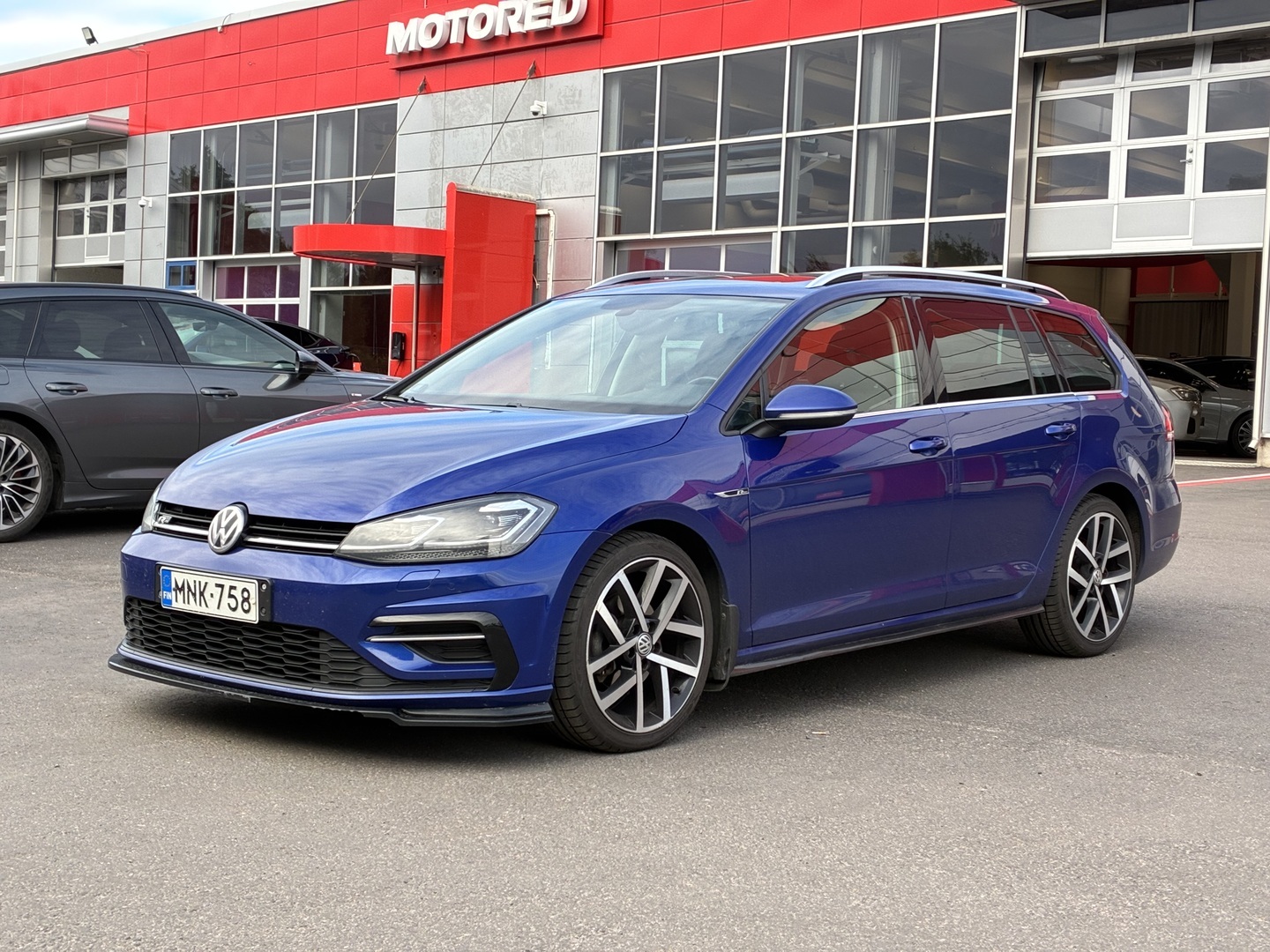 Volkswagen - Golf - Variant Highline R-Line 1,6 TDI 85 kW (115 hv) DSG-automaatti - Farmari