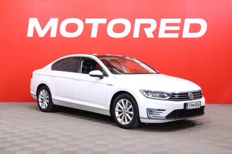Volkswagen - Passat - Sedan GTE Plug-In Hybrid 160 kW (218 hv) DSG-automaatti - Sedan
