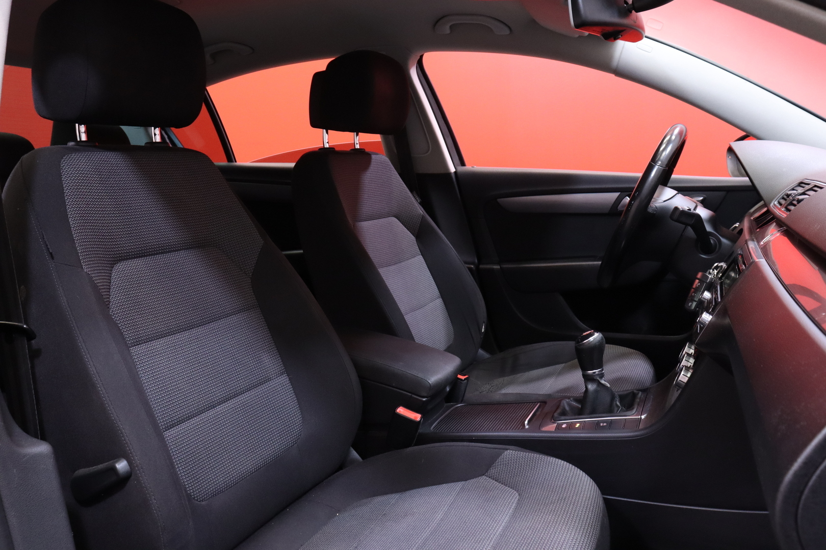 Volkswagen - Passat - Sedan Luxline 1,6 TDI 77 kW (105 hv) BlueMotion Technology ** MYYDÄÄN HUUTOKAUPAT.COM ! ** - Sedan