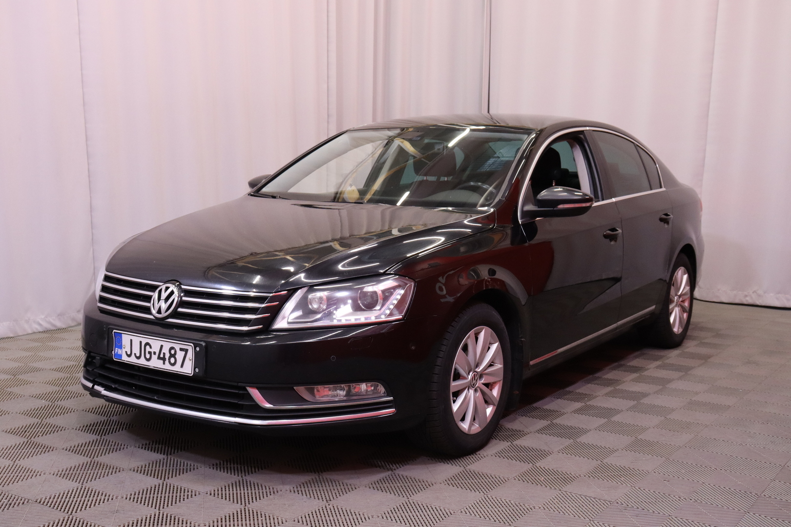 Volkswagen - Passat - Sedan Luxline 1,6 TDI 77 kW (105 hv) BlueMotion Technology ** MYYDÄÄN HUUTOKAUPAT.COM ! ** - Sedan