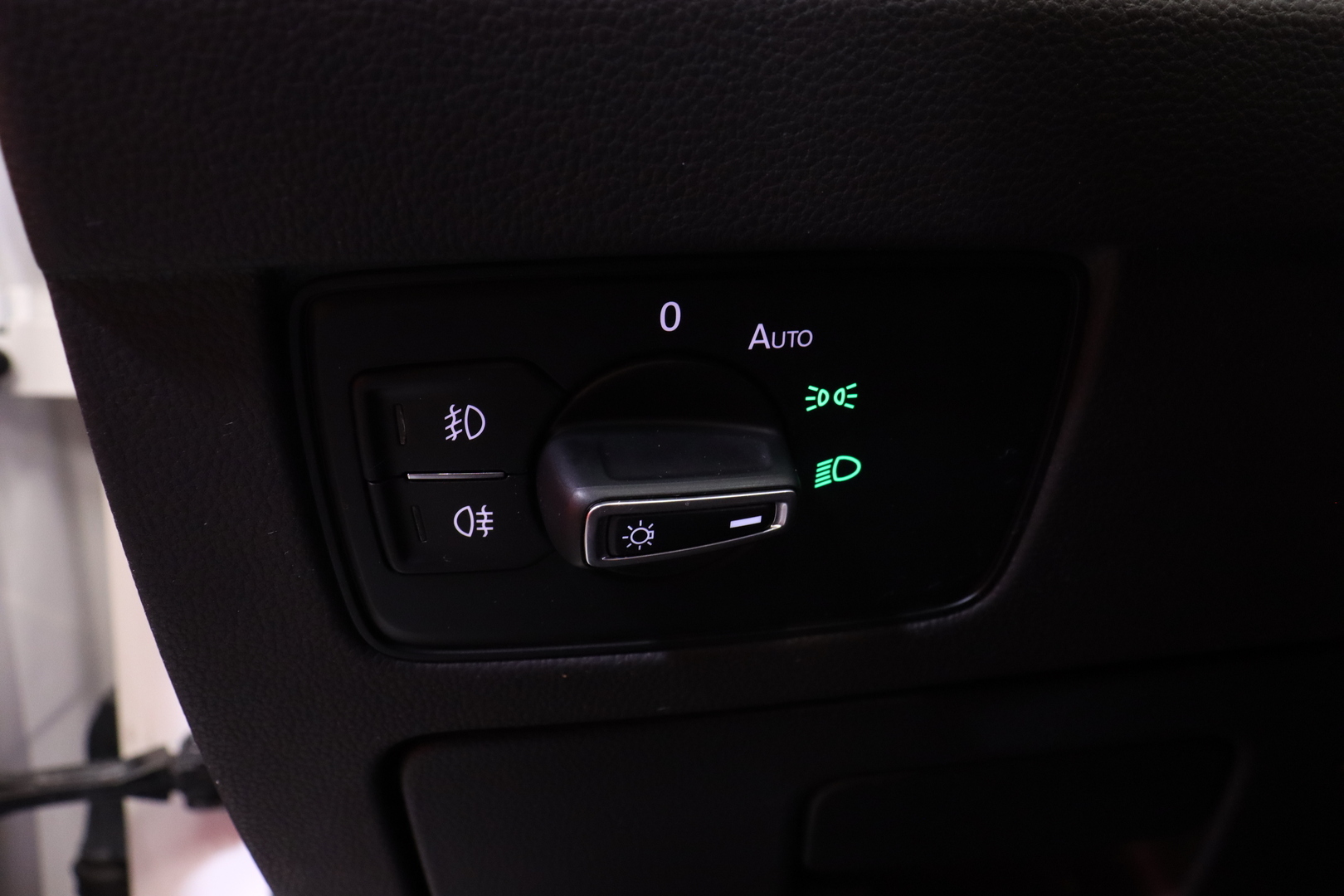 Volkswagen - Passat - Variant Comfortline 2,0 TDI 140 kW (190 hv) 4MOTION DSG-aut. Winter Edition - Farmari