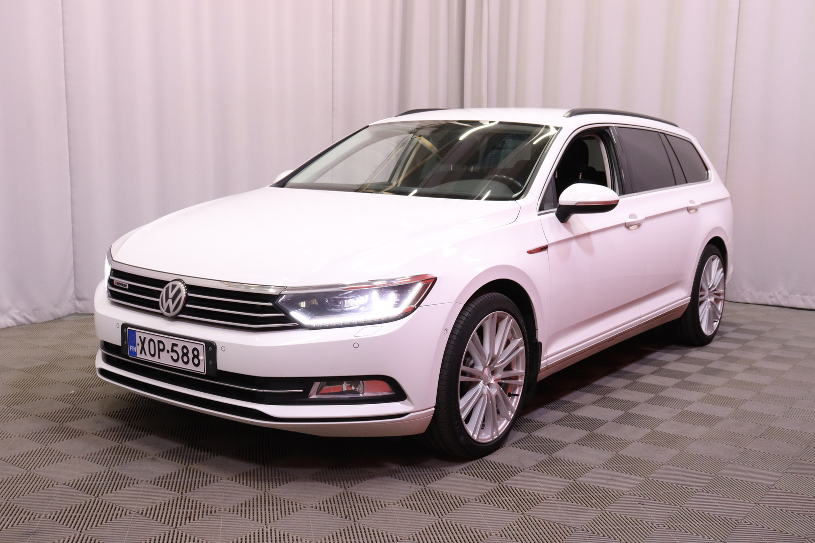 Volkswagen - Passat - Variant Comfortline 2,0 TDI 140 kW (190 hv) 4MOTION DSG-aut. Winter Edition - Farmari
