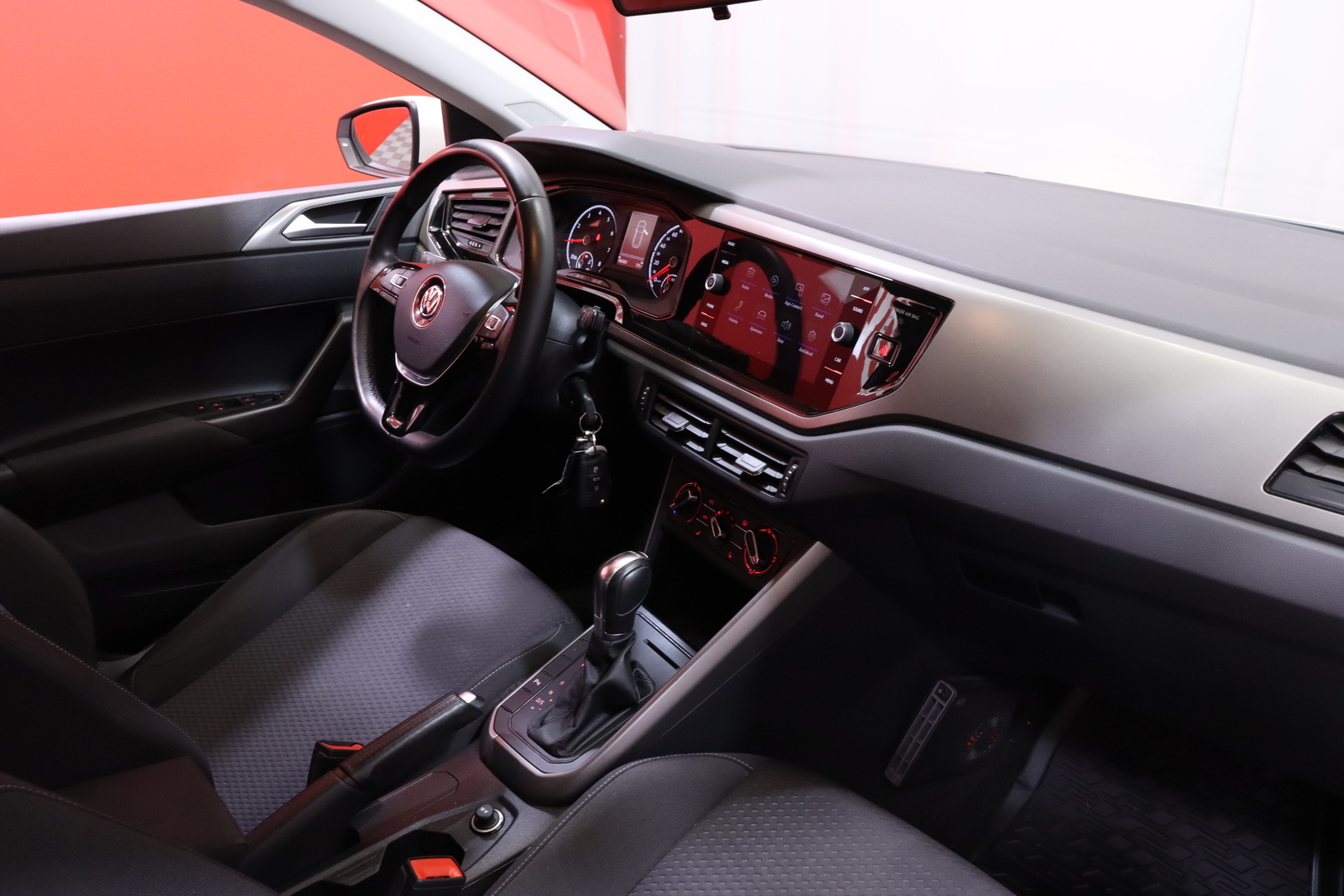 Volkswagen - Polo - Comfortline 1,0 TSI 70 kW (95 hv) DSG-automaatti // Suomi-auto / ACC / Lohkolämmitin / P.tutkat // - Viistoperä