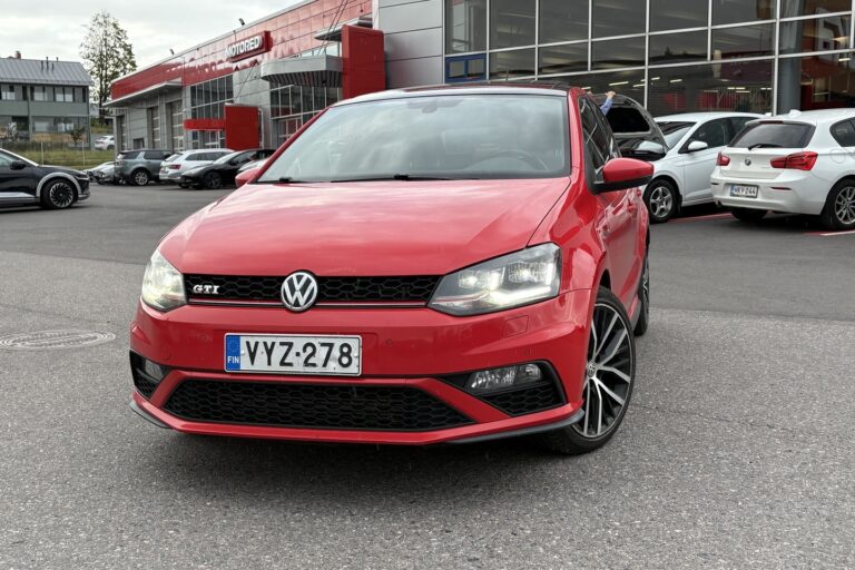 Volkswagen - Polo - GTI 1,8 TSI 141 kW (192 hv) DSG **Suomi-auto / Panorama / Peruutuskamera** - Viistoperä