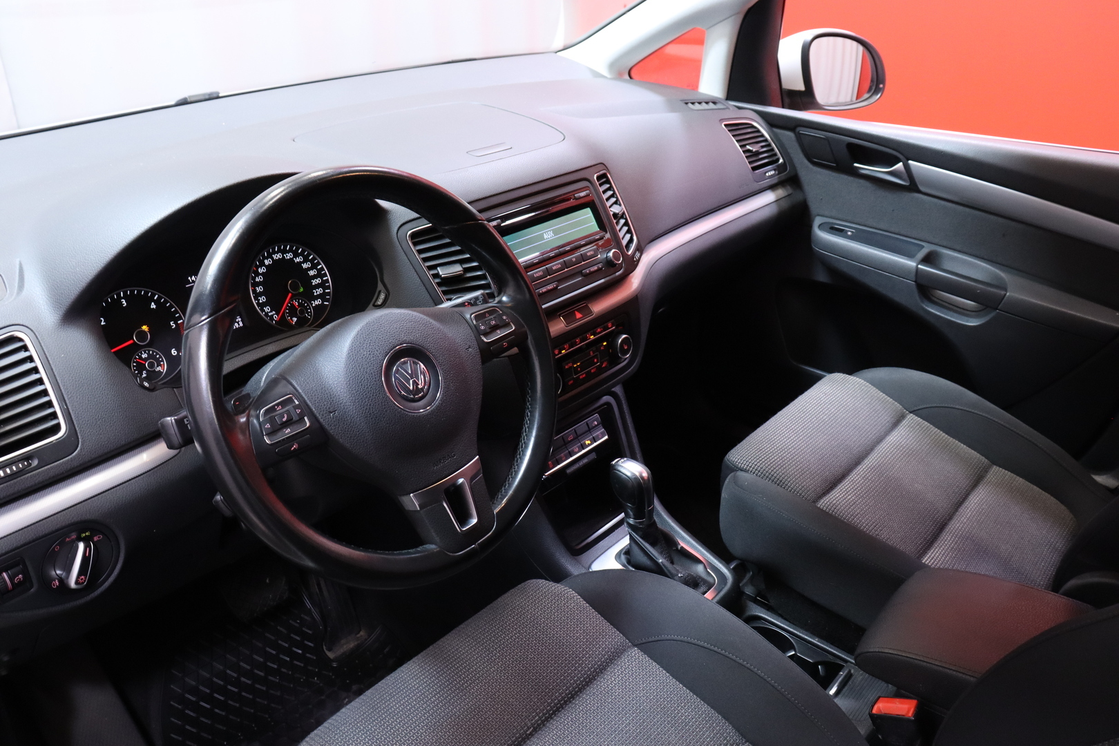 Volkswagen - Sharan - Comfortline 2,0 TDI 103 kW (140 hv) BlueMotion Technology DSG-automaatti - Tila-auto
