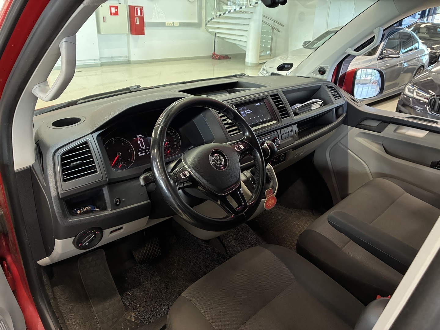 Volkswagen - TRANSPORTER - umpipakettiauto 2,0 TDI 110 kW DSG - Pakettiauto