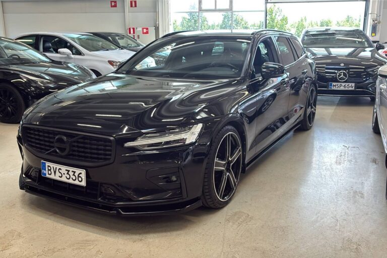 Volvo - V60 - D3 AWD R-Design aut - Farmari