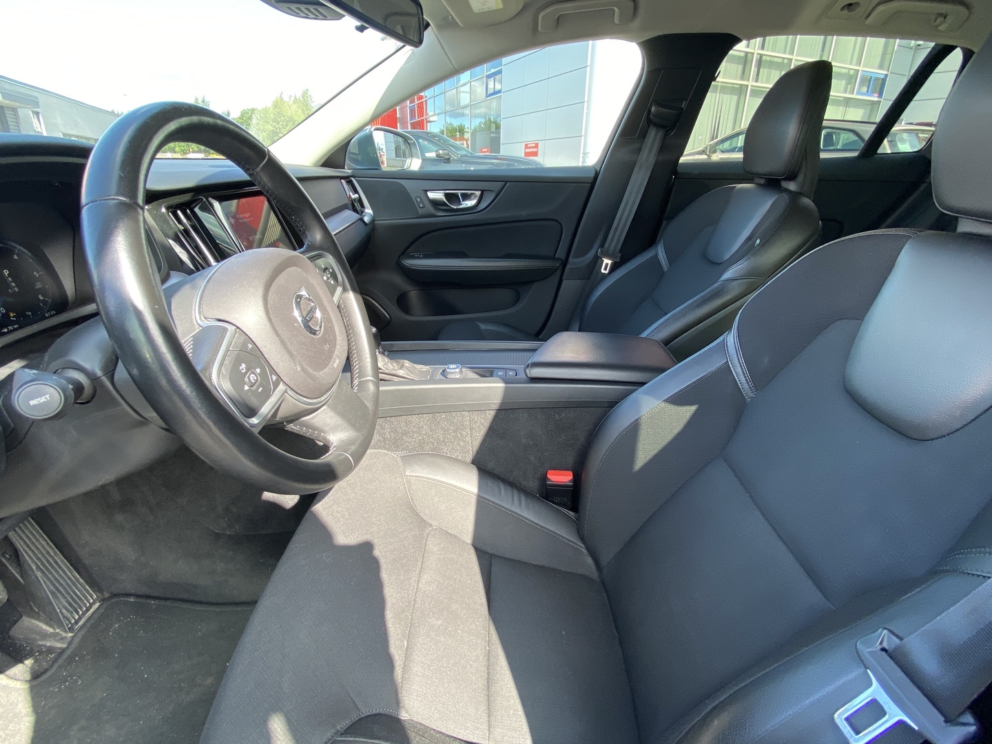 Volvo - V60 - D3 Momentum aut - Farmari