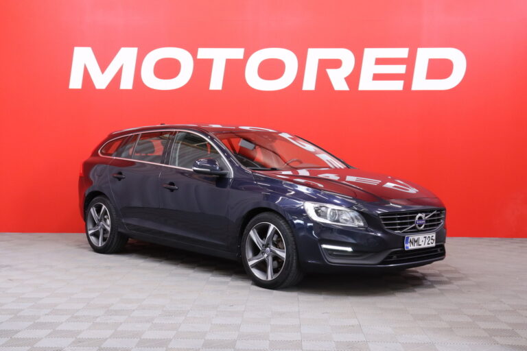 Volvo - V60 - D3 Momentum // Webasto / Vakkari / Kattoluukku / Juuri saapunut! // - Farmari