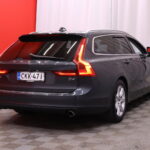 Volvo - V90 - D4 Momentum // Suomi-auto / Webasto / Jakohihna vaihdettu / Vetokoukku / ACC / Lämmitettävä tuulilasi / Muistipenkki - Farmari