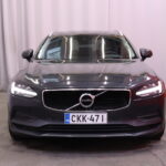 Volvo - V90 - D4 Momentum // Suomi-auto / Webasto / Jakohihna vaihdettu / Vetokoukku / ACC / Lämmitettävä tuulilasi / Muistipenkki - Farmari