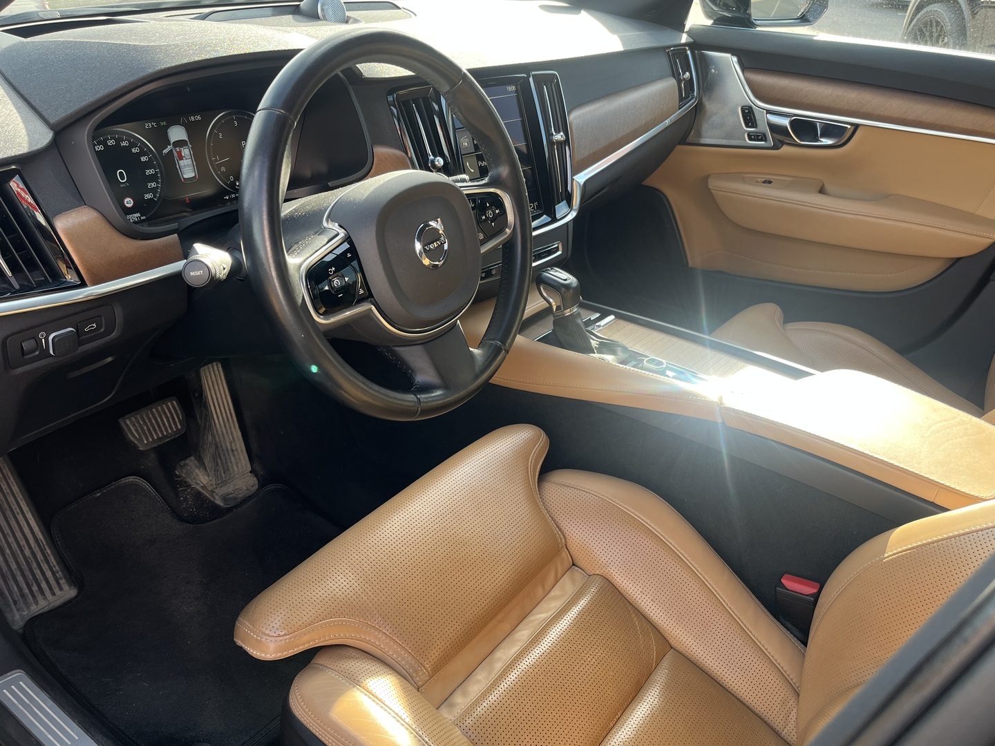 Volvo - V90 - Farmari (AC) 4ov 1969cm3 A AWD - Farmari