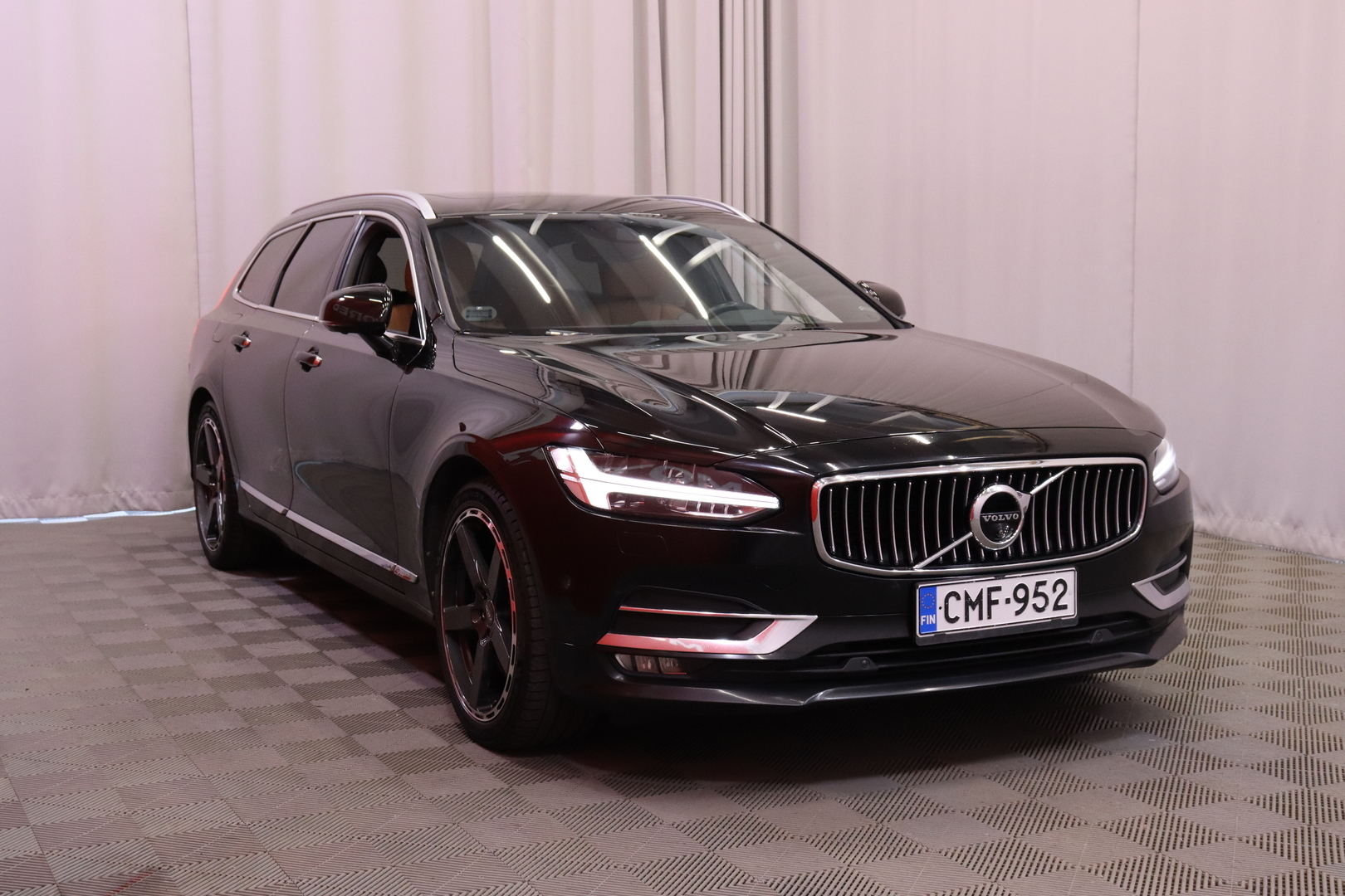 Volvo - V90 - D5 AWD Business Inscription aut - Farmari