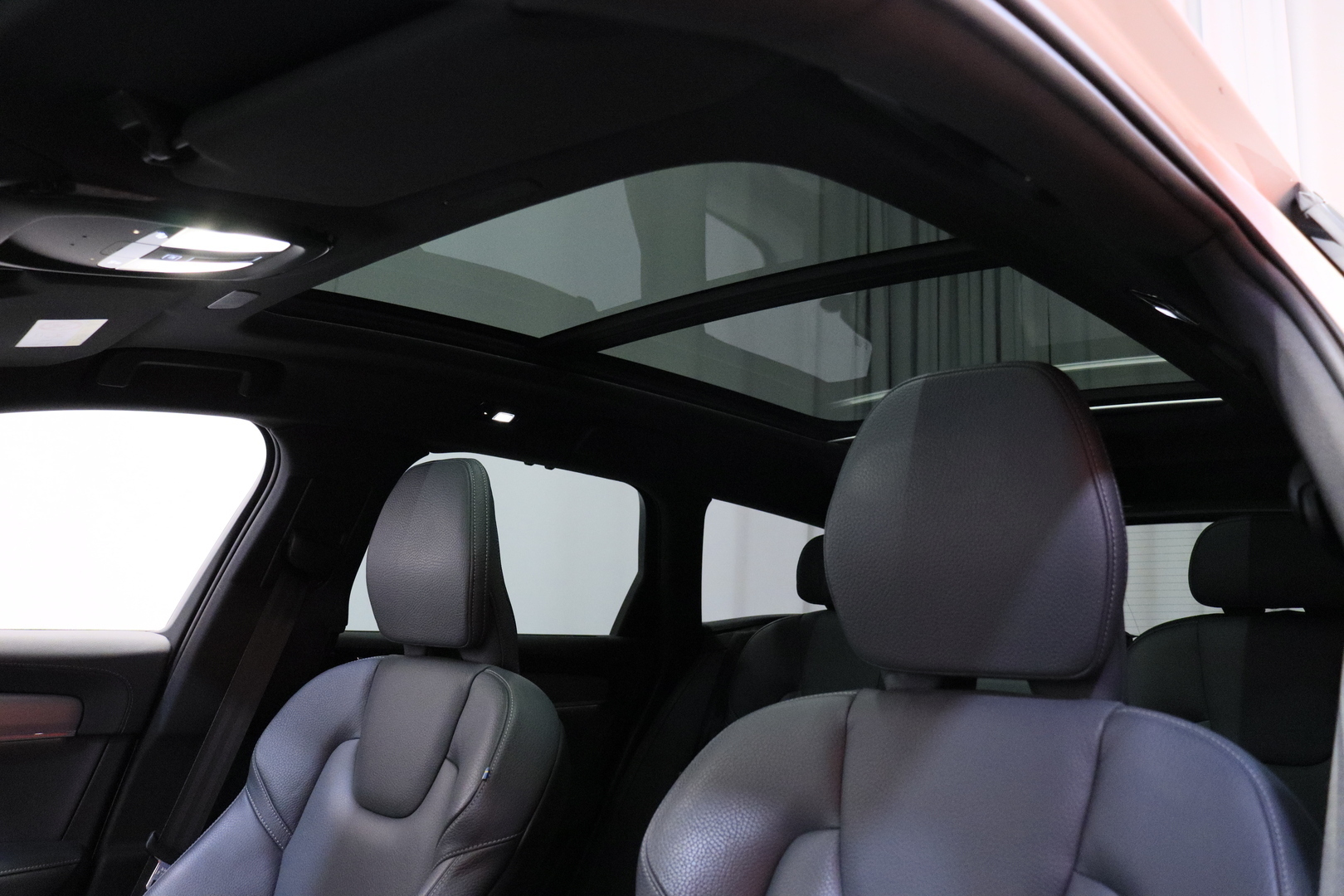 Volvo - V90 Cross Country - B4 AWD D-MHEV Business aut/ Juuri huollettu Suomi-auto! / Webasto / ACC / H&K / Koukku / - Farmari
