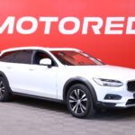 Volvo - V90 Cross Country - B4 AWD D-MHEV Business aut/ Juuri huollettu Suomi-auto! / Webasto / ACC / H&K / Koukku / - Farmari