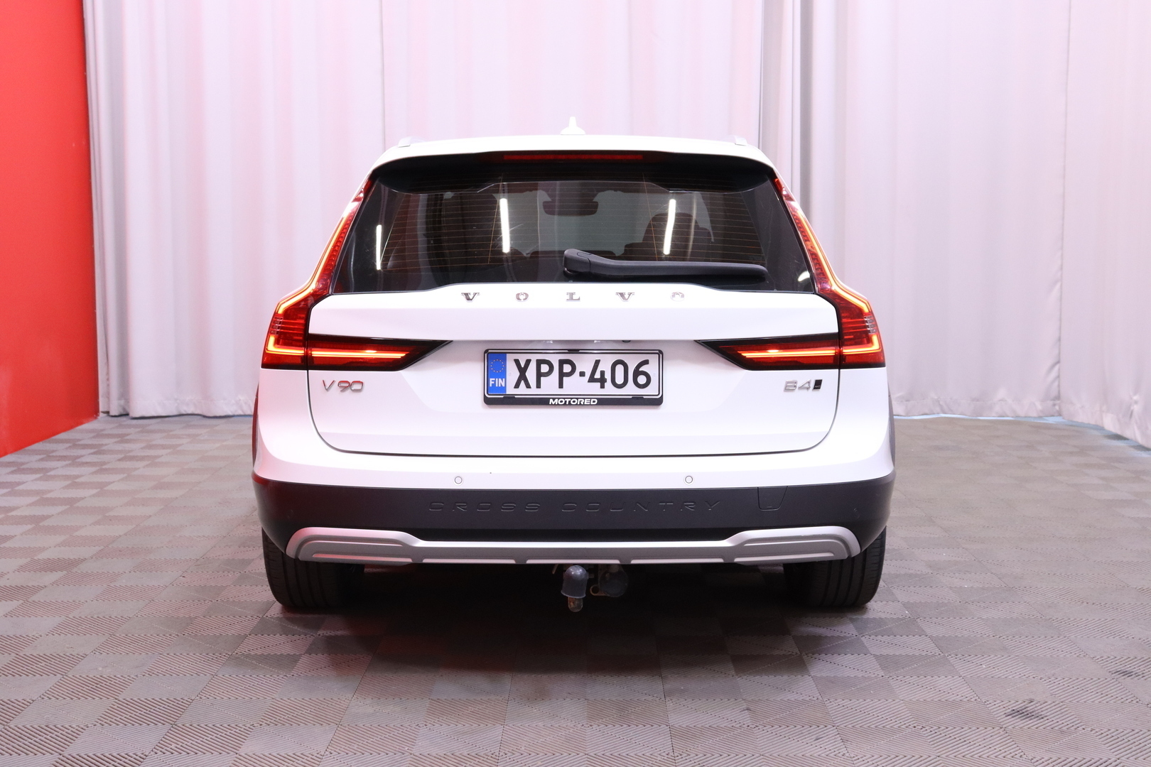 Volvo - V90 Cross Country - B4 AWD D-MHEV Business aut/ Juuri huollettu Suomi-auto! / Webasto / ACC / H&K / Koukku / - Farmari