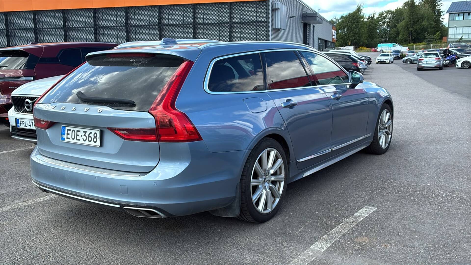Volvo - V90 - D5 AWD Inscription aut. / Styling-Kit / ACC / Webasto / Kamera / Nahat / Keyless // - Farmari