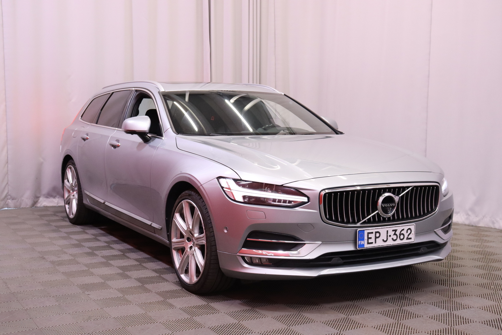 Volvo V90 D5 AWD Inscription aut 2016, kuva 6/41