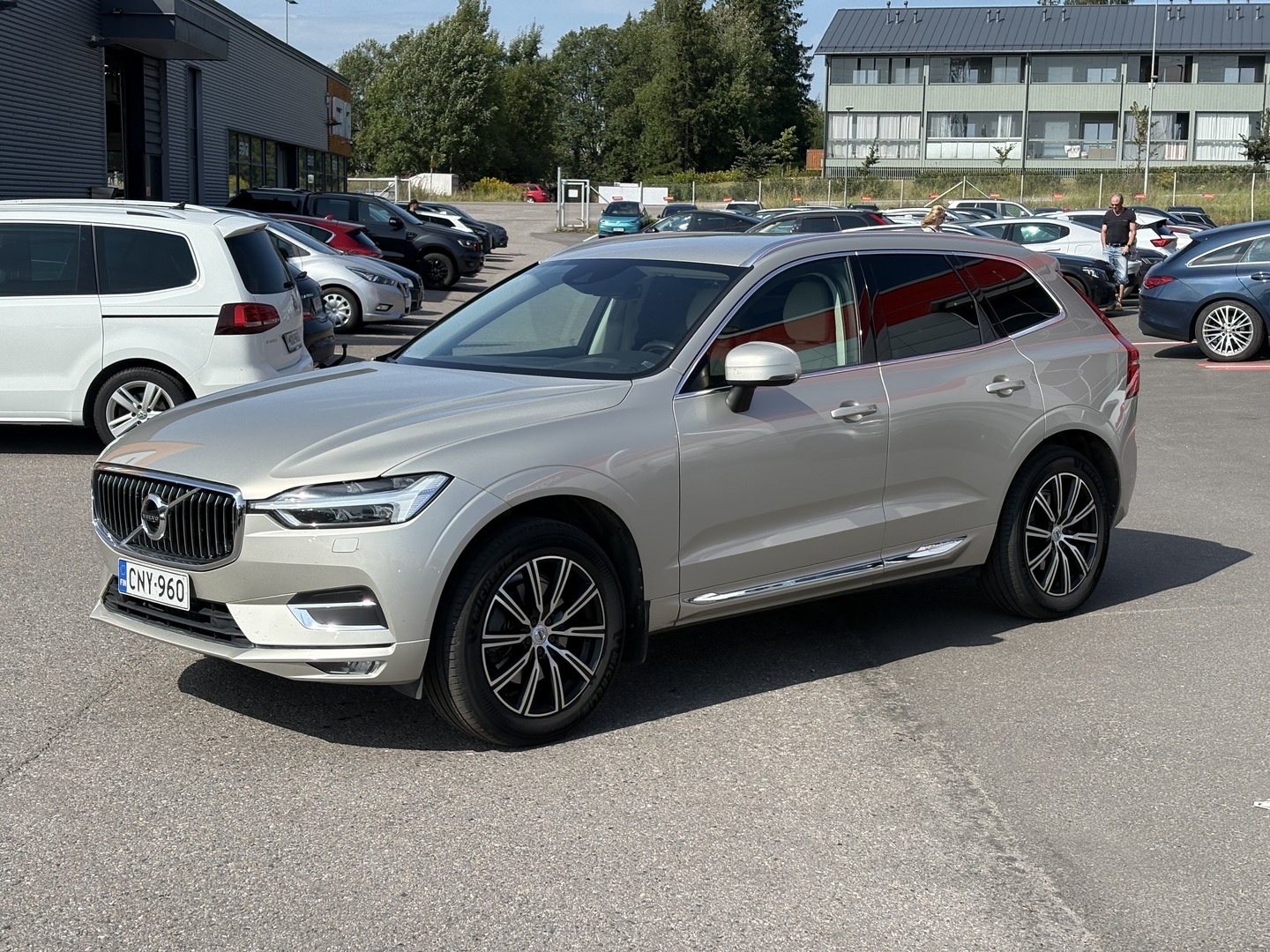 Volvo - XC60 - B4 AWD MHEV Business Inscription aut // Suomi-auto / Webasto / Kamera / Koukku / ACC / Merkkihuollot & Jakopää tehty // - Maastoauto