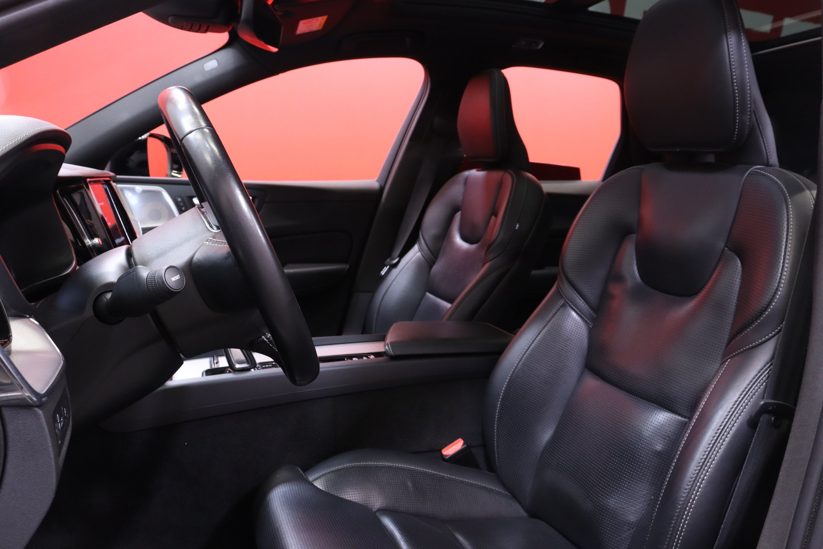 Volvo - XC60 - T8 TwE AWD R-Design aut - Maastoauto