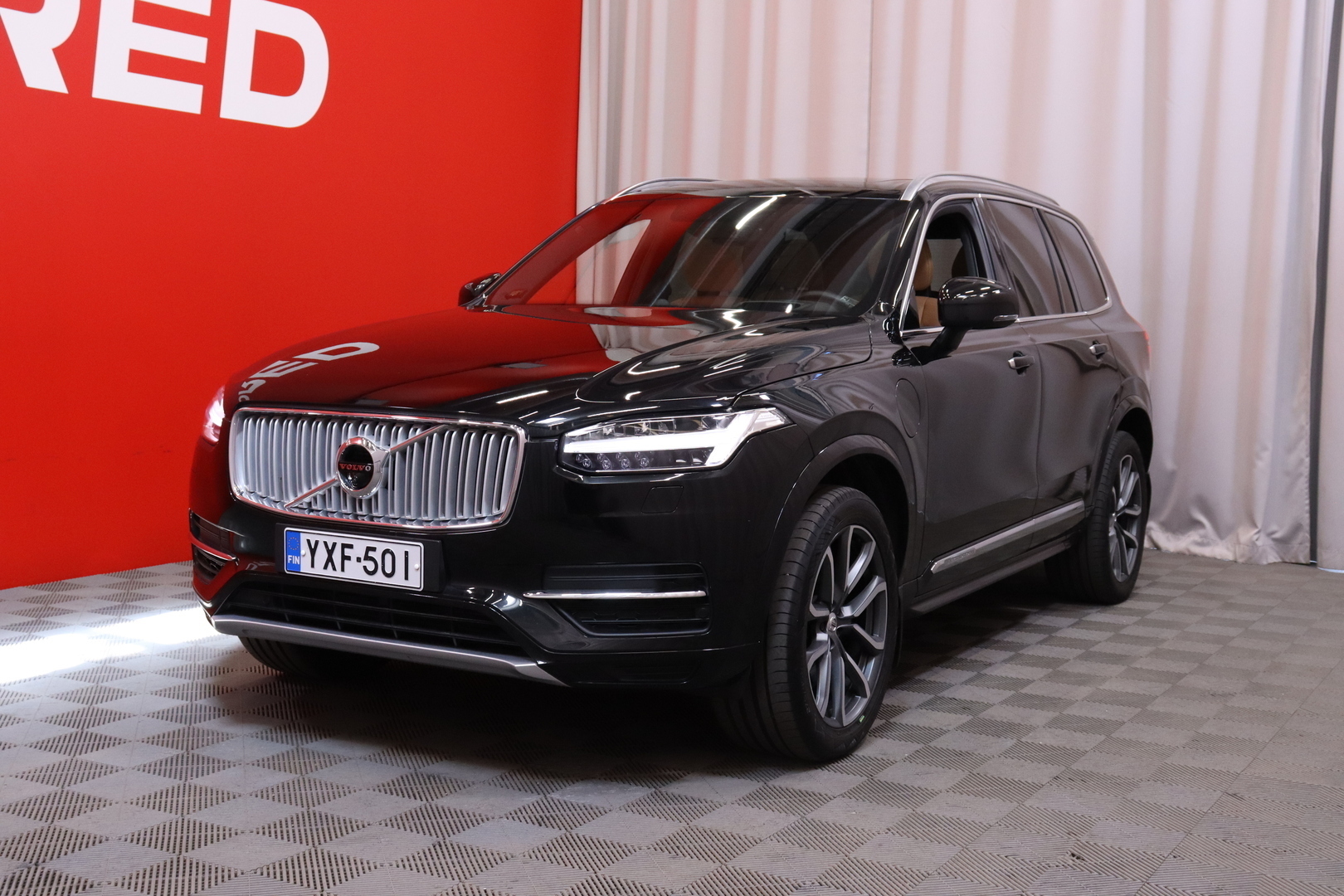 Volvo - XC90 - T8 Inscription aut 7P // LED / Adapt.vakkari / B&W / Panoraama / HUD / 360° / Webasto / VOC / Vetokoukku / Ilmajousitus - Maastoauto