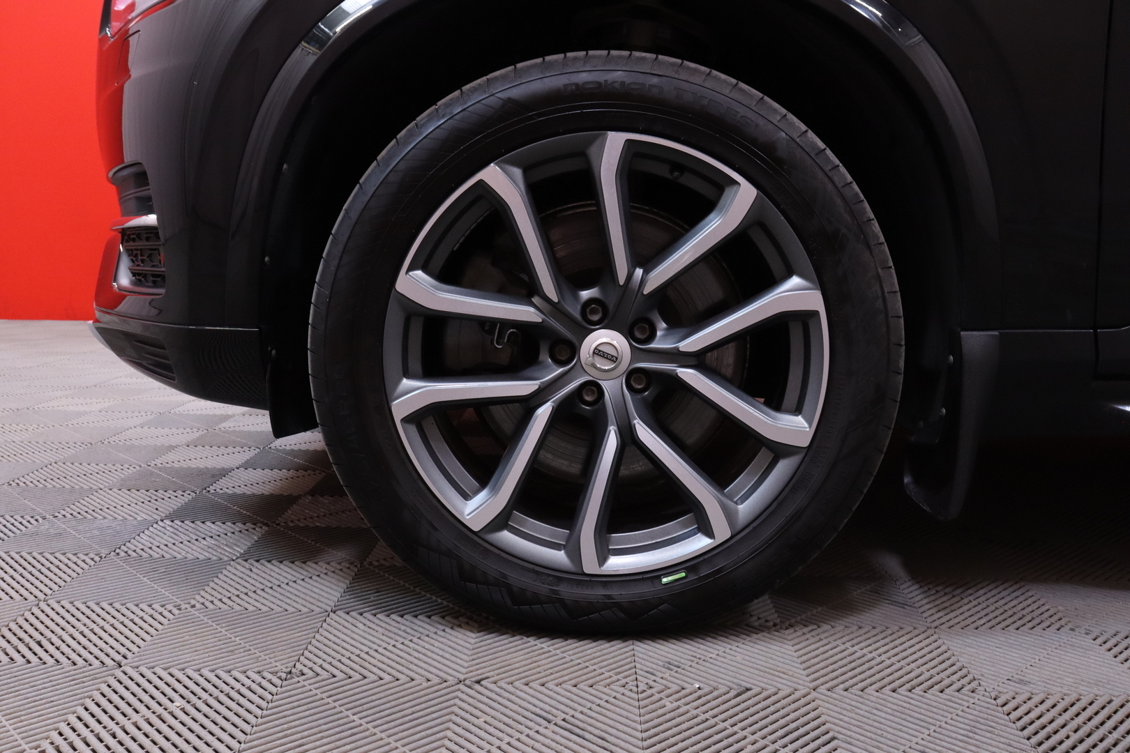 Volvo - XC90 - T8 Inscription aut 7P // LED / Adapt.vakkari / B&W / Panoraama / HUD / 360° / Webasto / VOC / Vetokoukku / Ilmajousitus - Maastoauto