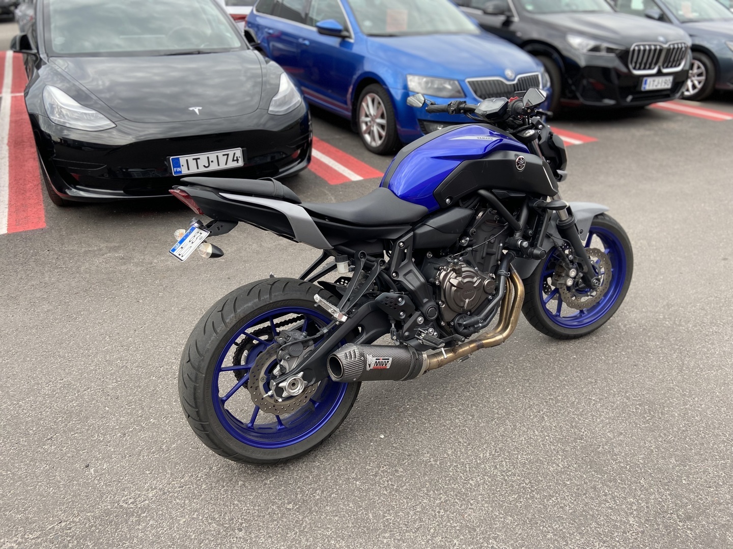 Yamaha - MT-07 - // Huoltokirja / Suomi-pyörä / MIVV putkisto // - Moottoripyörä