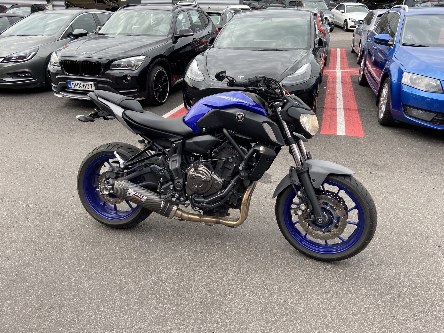 Yamaha - MT-07 - // Huoltokirja / Suomi-pyörä / MIVV putkisto // - Moottoripyörä