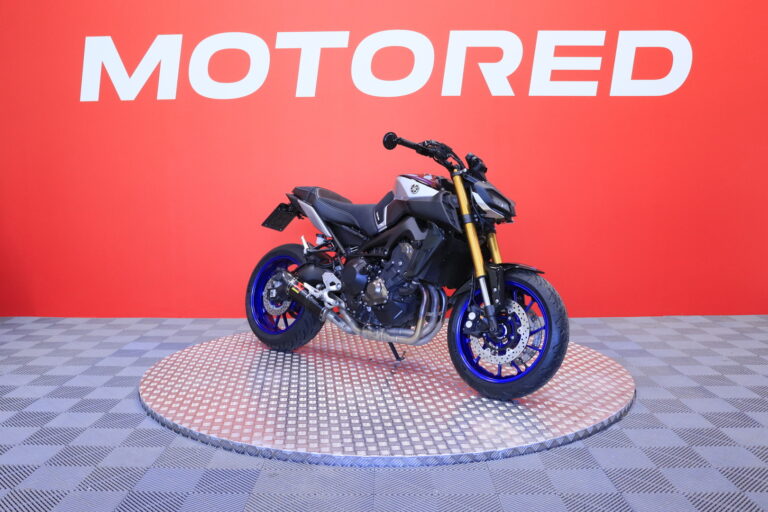 Yamaha - MT-09 - SP // Akrapovic kokoputkisto / Shifter / TCS / Suomi-Pyörä // - Moottoripyörä