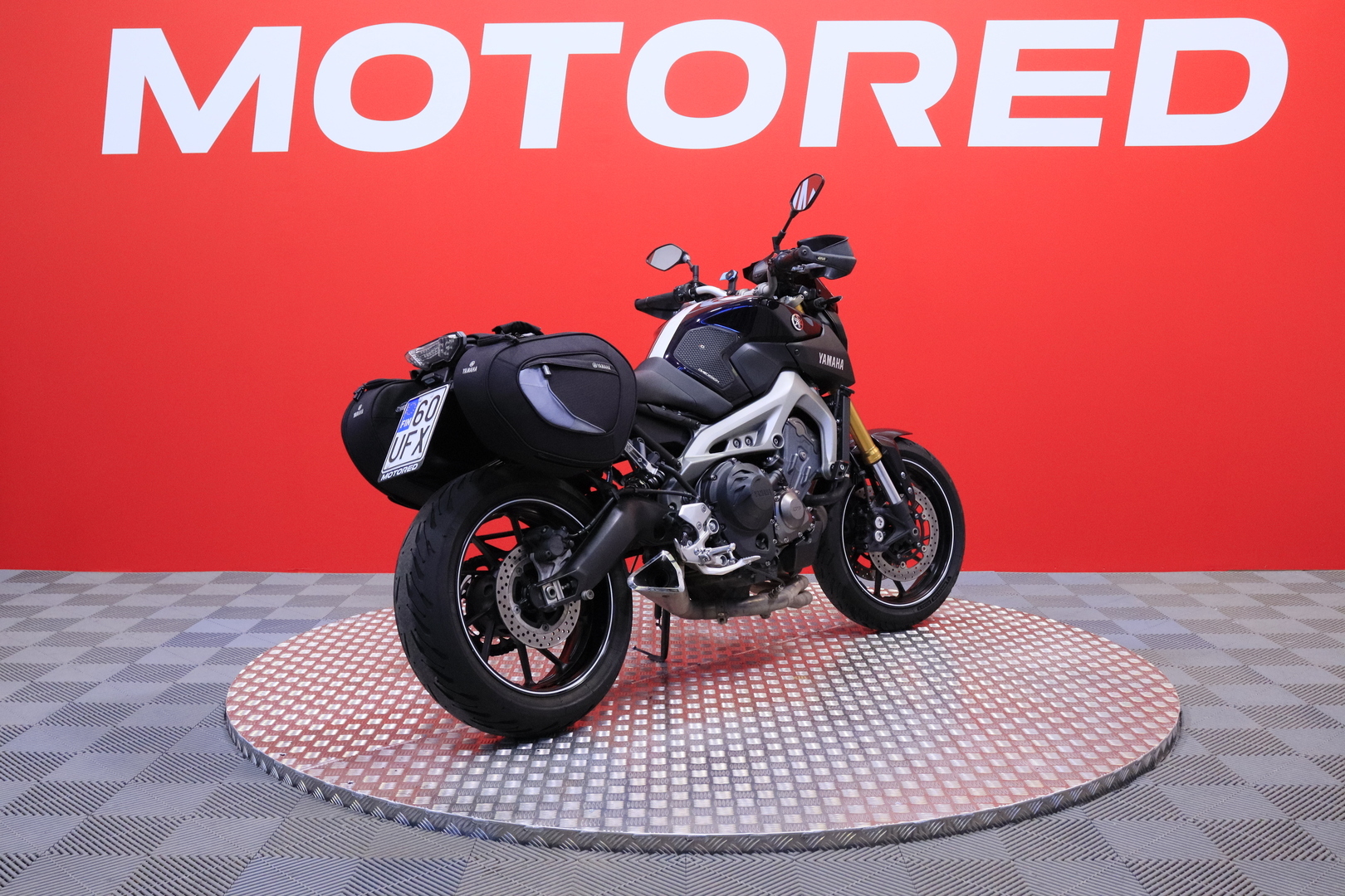 Yamaha - MT-09 - // Suomi-pyörä / Ixil / Huoltokirja // - Moottoripyörä