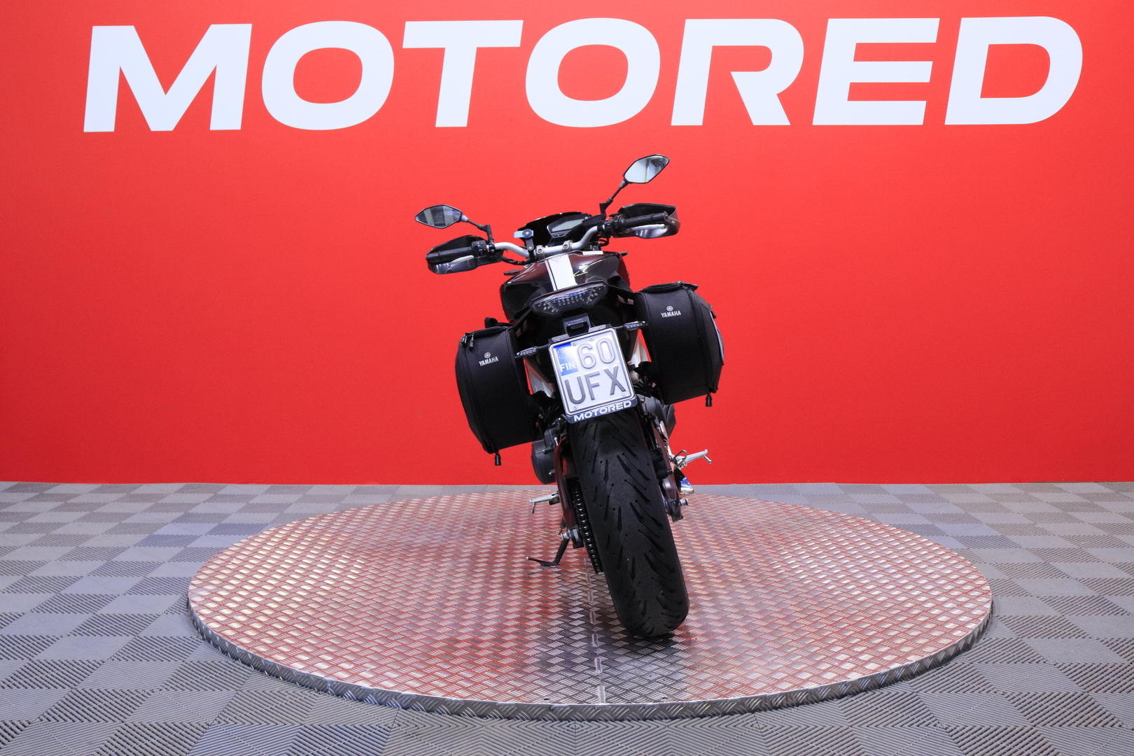 Yamaha - MT-09 - // Suomi-pyörä / Ixil / Huoltokirja // - Moottoripyörä