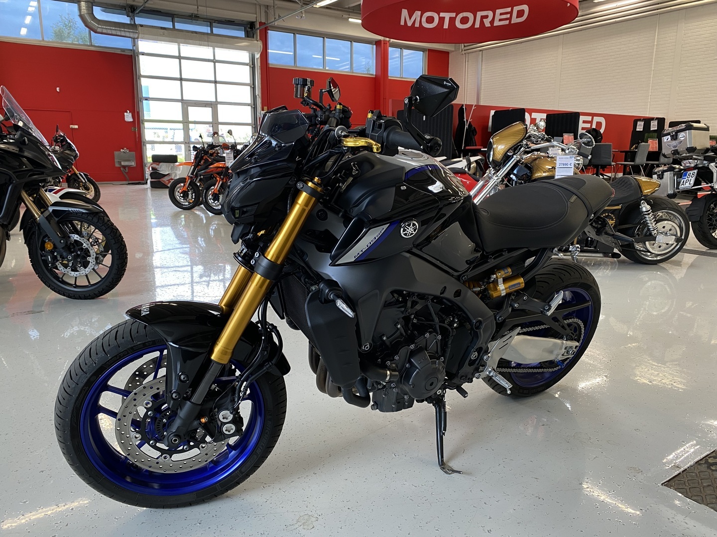Yamaha - MT-09 - SP // Juuri saapunut! / Merkkihuollettu 2 om. Suomipyörä / Akrapovic / Vakkari // - Moottoripyörä