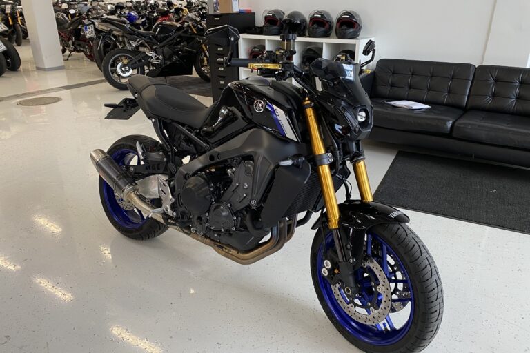Yamaha - MT-09 - SP // Juuri saapunut! / Merkkihuollettu 2 om. Suomipyörä / Akrapovic / Vakkari // - Moottoripyörä