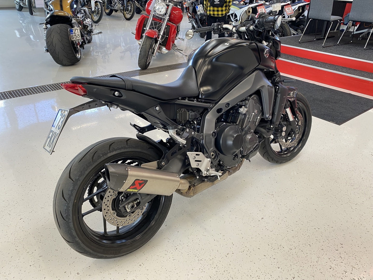 Yamaha - MT-09 - // Juuri saapunut! / 2 om. Suomipyörä / Huoltokirja / Akrapovic // - Moottoripyörä