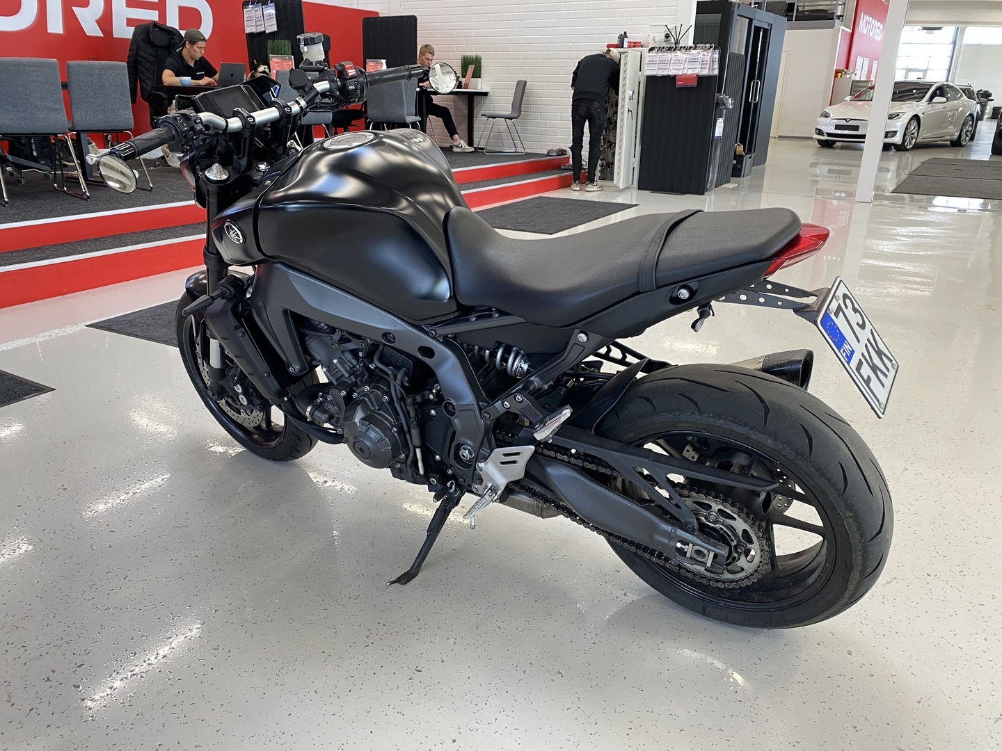 Yamaha - MT-09 - // Juuri saapunut! / 2 om. Suomipyörä / Huoltokirja / Akrapovic // - Moottoripyörä