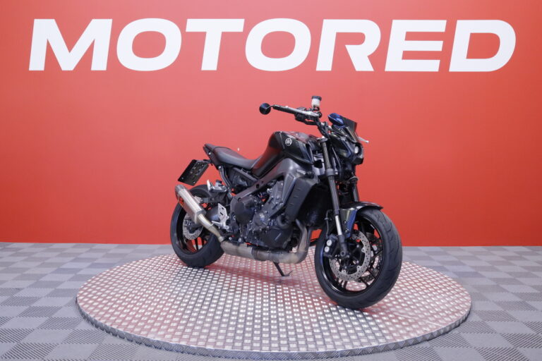Yamaha - MT-09 - // Juuri saapunut! / 2 om. Suomipyörä / Huoltokirja / Akrapovic // - Moottoripyörä