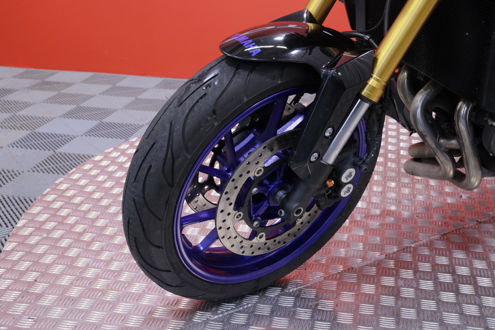 Yamaha - MT-09 - SP // Suomi-pyörä / Huoltokirja / Ajomodet / TC / Shifter // - Moottoripyörä