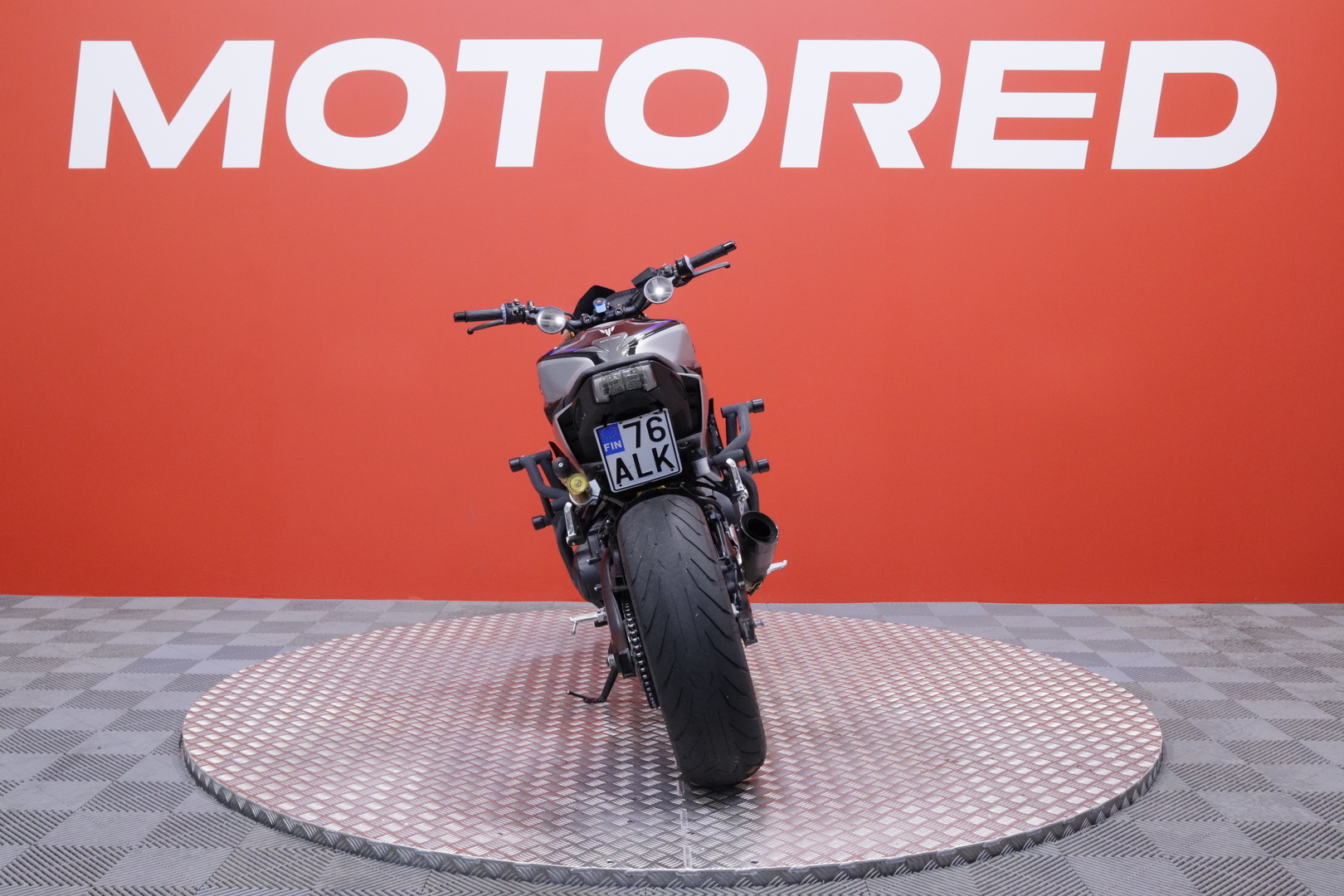 Yamaha - MT-09 - SP // Suomi-pyörä / Huoltokirja / Ajomodet / TC / Shifter // - Moottoripyörä