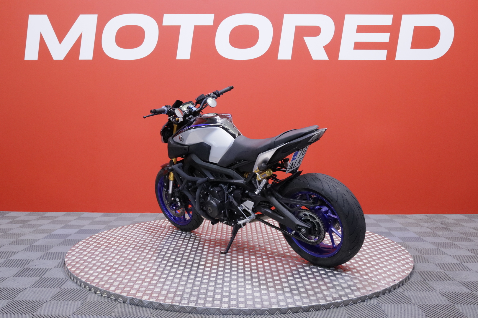 Yamaha - MT-09 - SP // Suomi-pyörä / Huoltokirja / Ajomodet / TC / Shifter // - Moottoripyörä