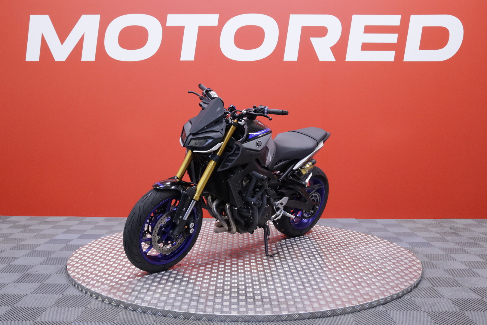 Yamaha - MT-09 - SP // Suomi-pyörä / Huoltokirja / Ajomodet / TC / Shifter // - Moottoripyörä
