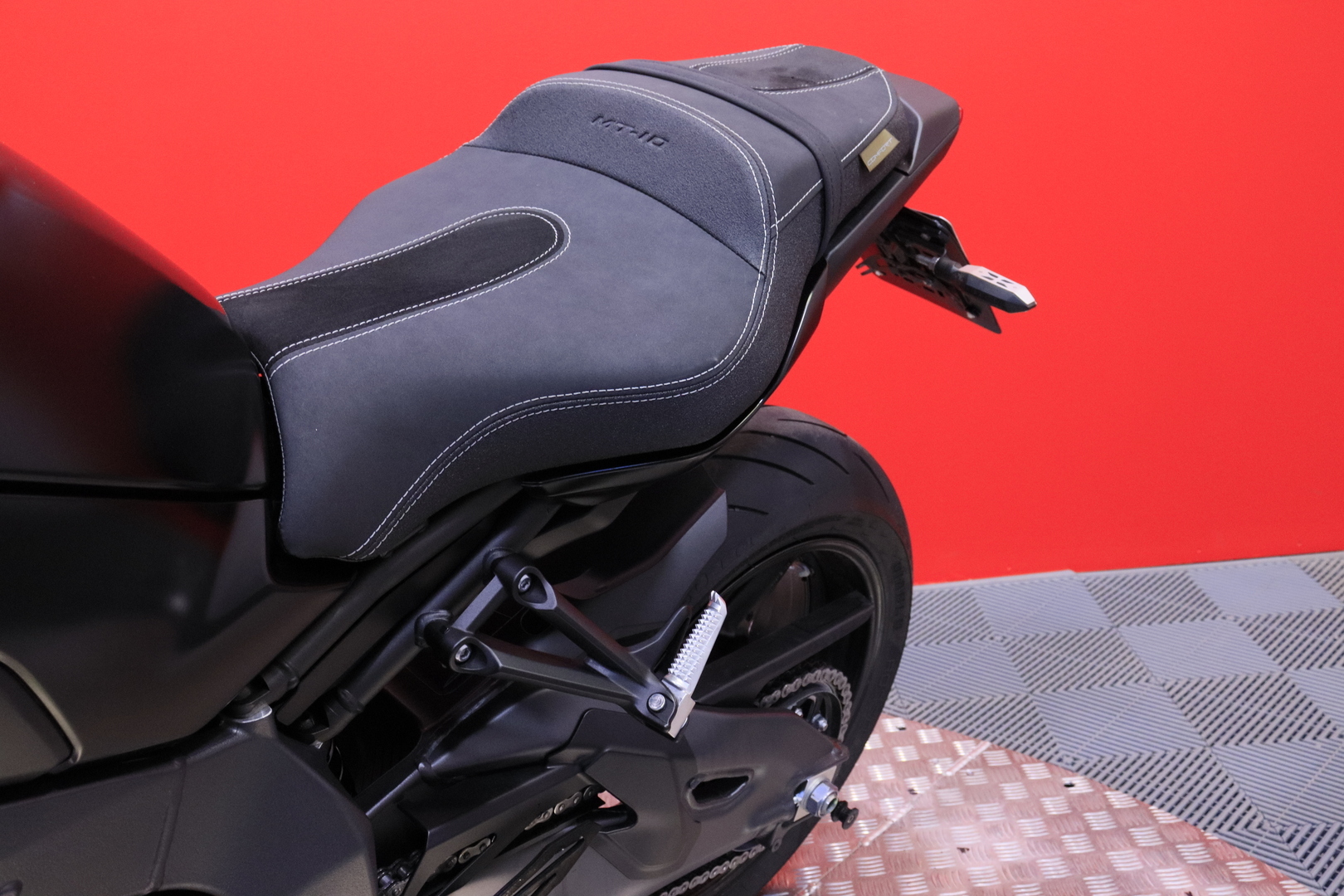 Yamaha - MT-10 - // Suomi-pyörä / QS / Decat putkisto / TCS // - Moottoripyörä