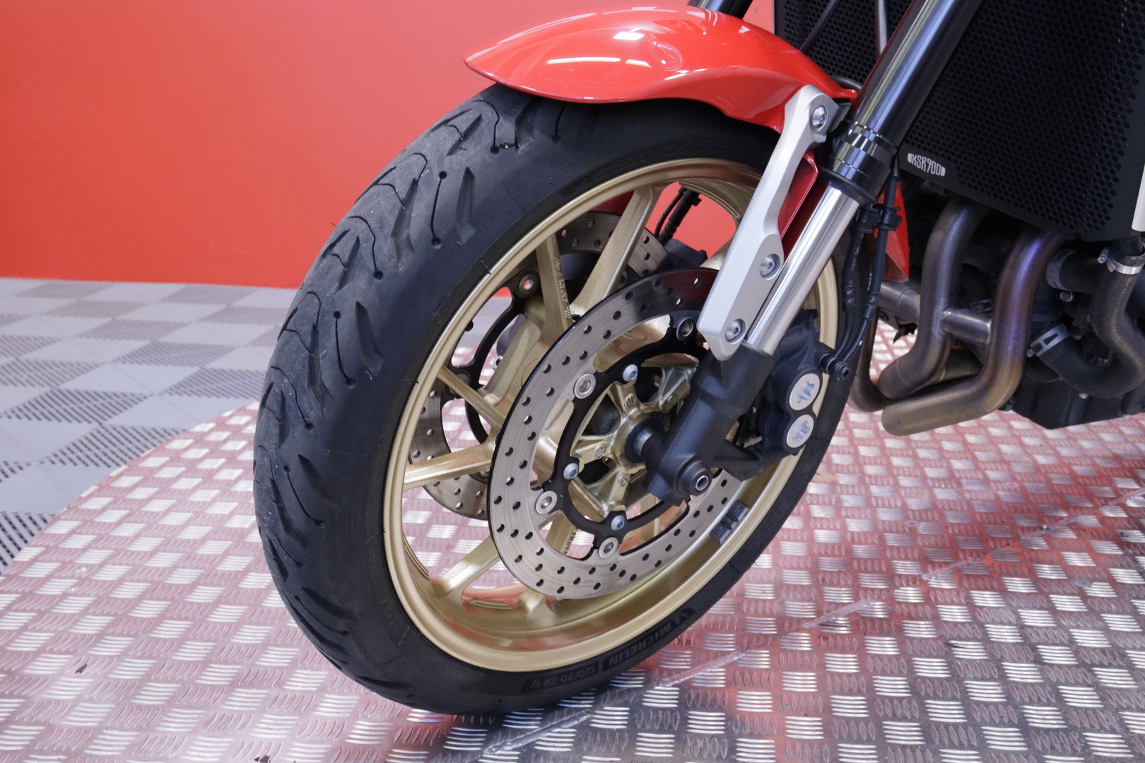 Yamaha - XSR - 900 // Suomi-pyörä / Akrapovic / Huoltokirja / Ajomodet // - Moottoripyörä