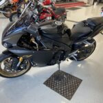 Yamaha - YZF-R1 - // Akrapovic / Huoltokirja / Suomi-pyörä // - Moottoripyörä