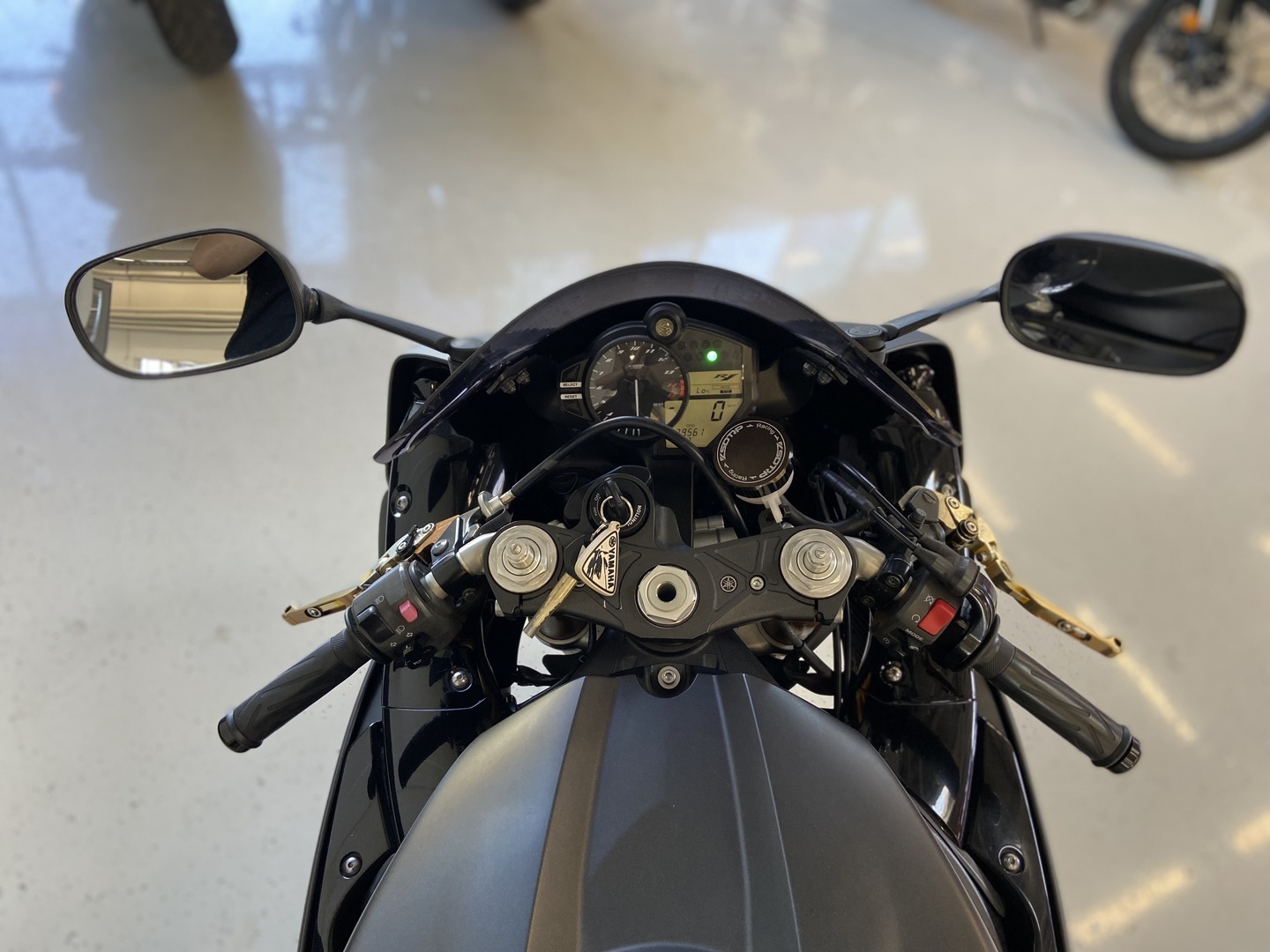 Yamaha - YZF-R1 - // Akrapovic / Huoltokirja / Suomi-pyörä // - Moottoripyörä
