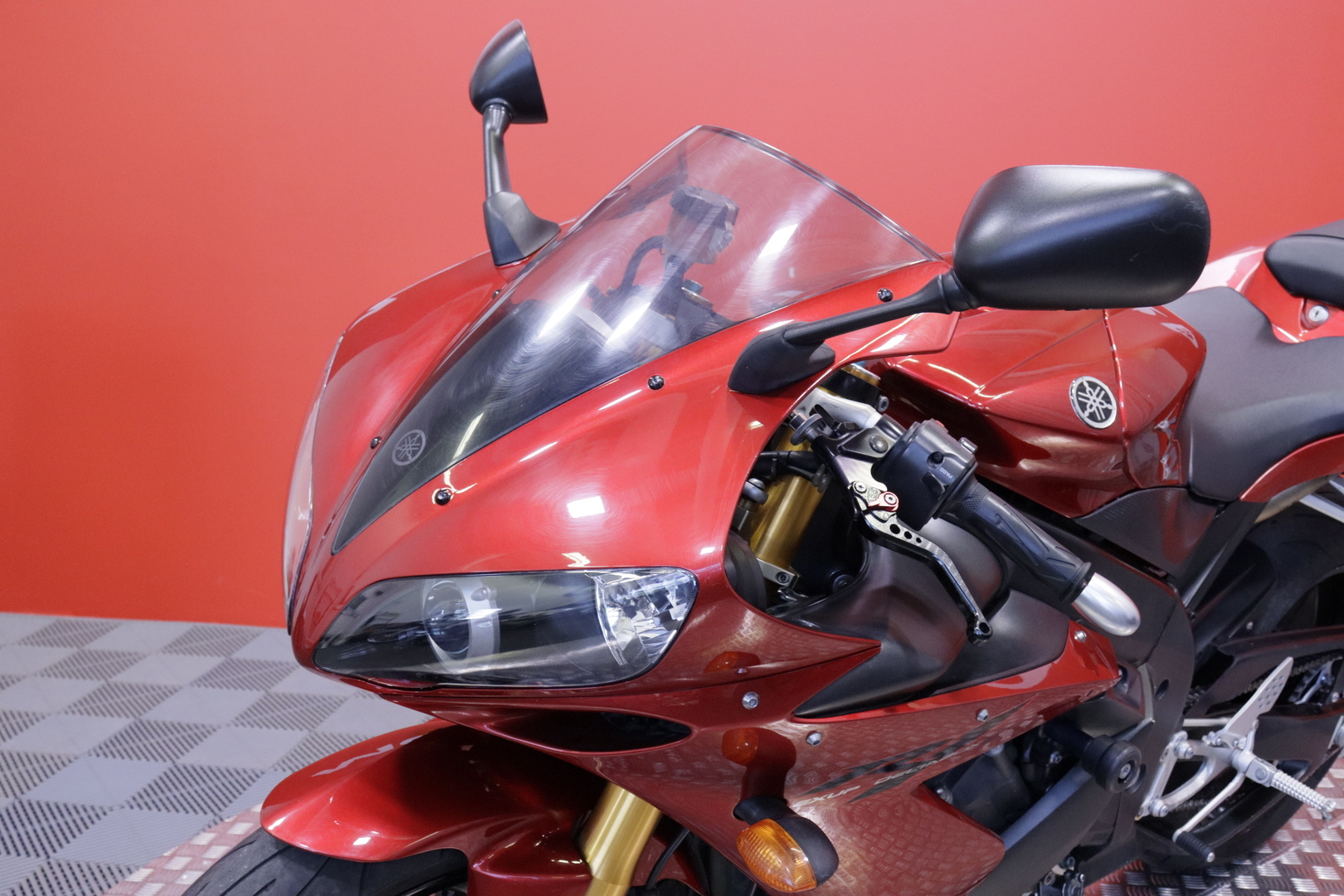 Yamaha - YZF-R1 - // Siisti! / Ohjausiskunvaimennin / Kaatumatapit // - Moottoripyörä