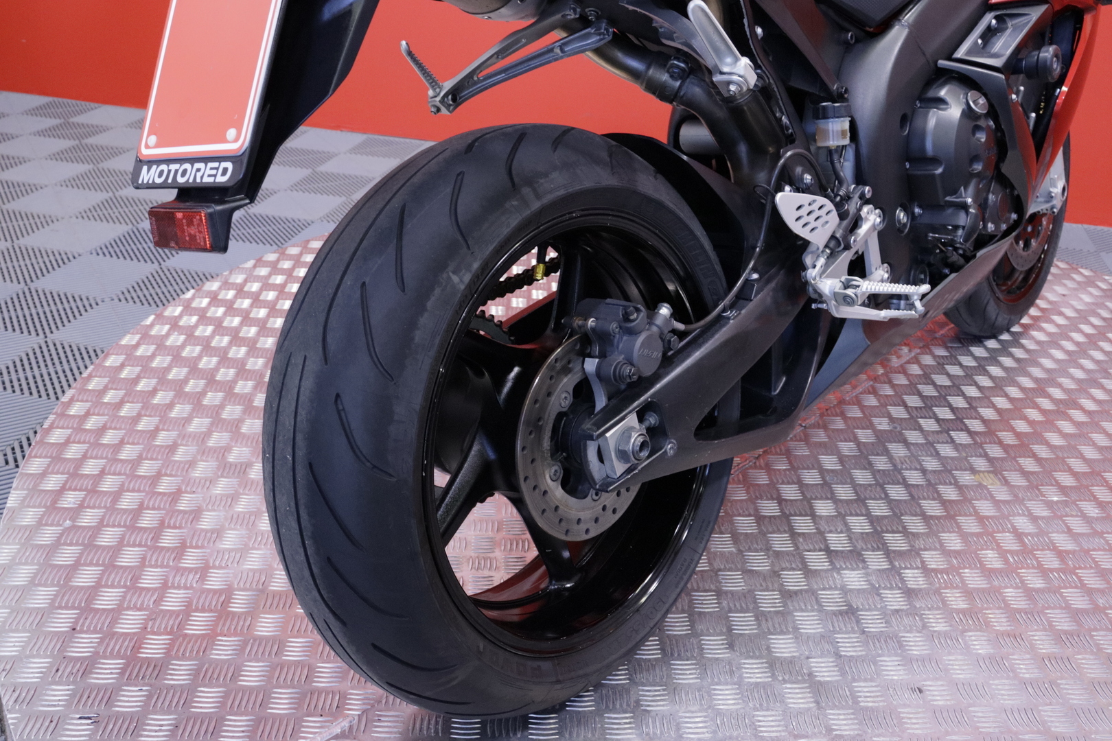 Yamaha - YZF-R1 - // Siisti! / Ohjausiskunvaimennin / Kaatumatapit // - Moottoripyörä