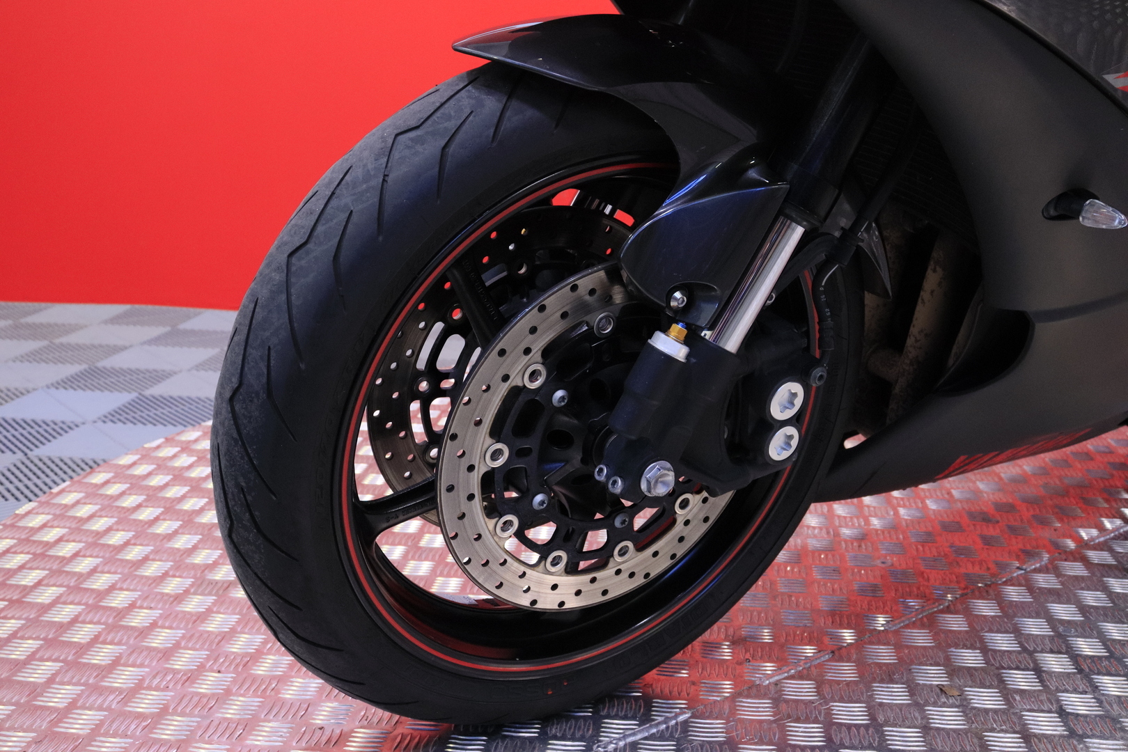 Yamaha - YZF-R6 - // Suomi-pyörä / Akrapovic / Huoltokirja / Säädettävät kahvat // - Moottoripyörä